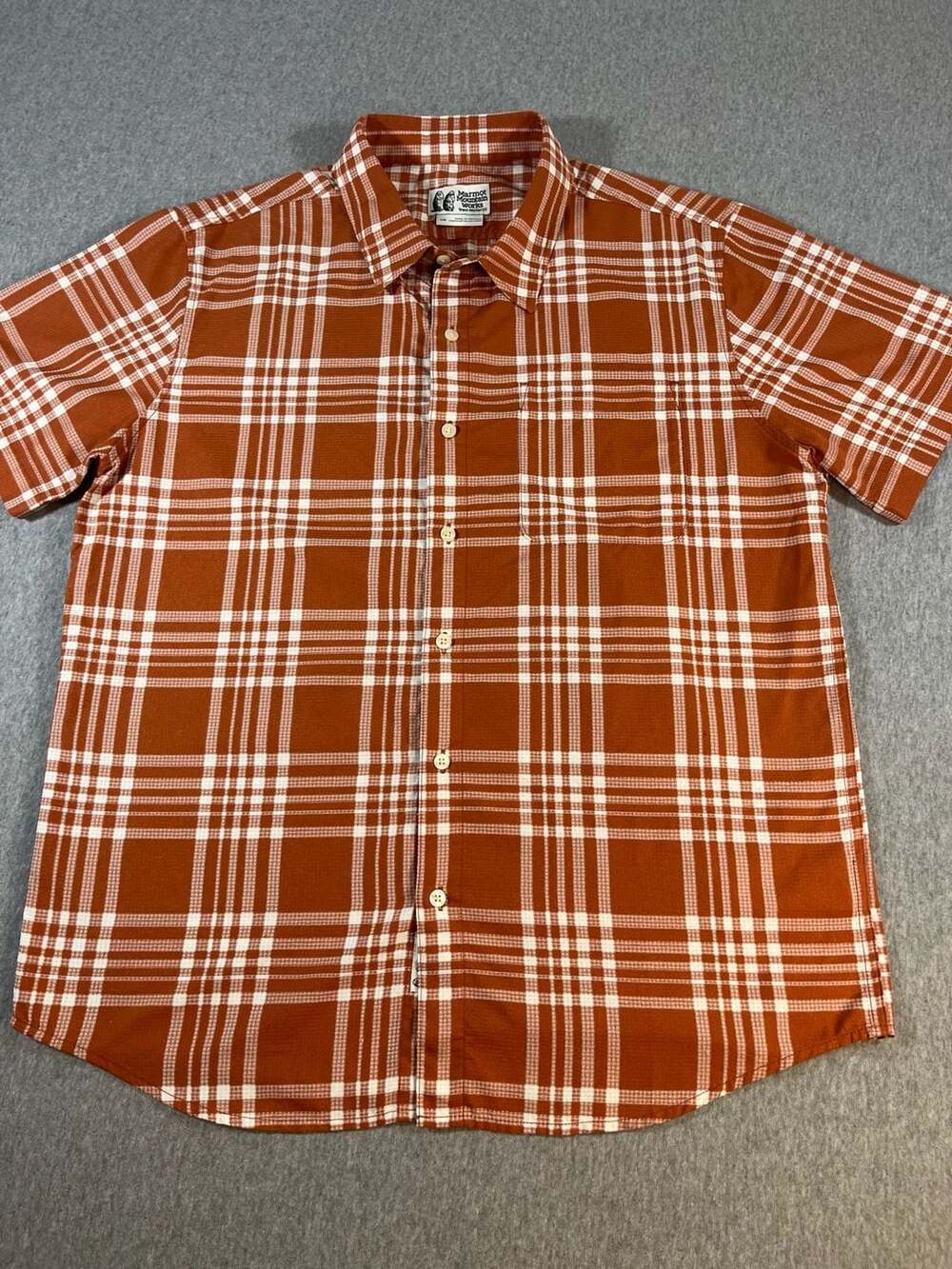 Marmot Mountain Works Men's Size Large Short Sleeve Plaid Button Down Shirt